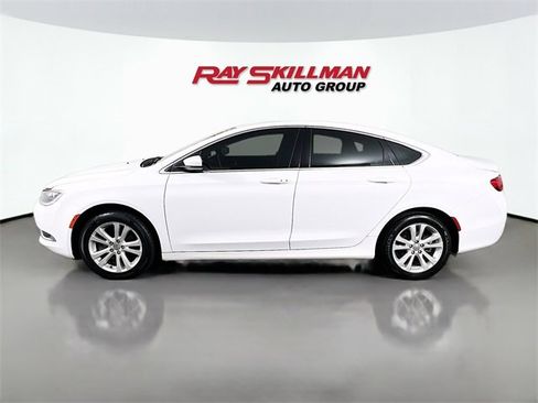 Used 2015 Chrysler 200 Limited image 4