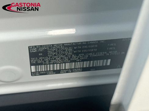 Used 2024 Toyota RAV4 XLE Premium FWD image 40