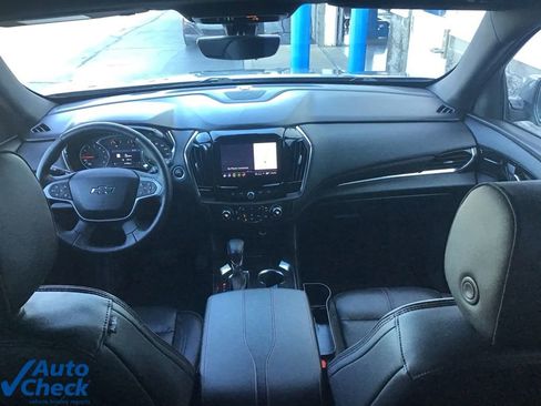 Used 2023 Chevrolet Traverse RS image 19