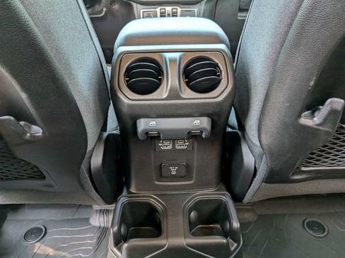 Certified 2024 Jeep Wrangler Unlimited Rubicon AWD/4WD image 16
