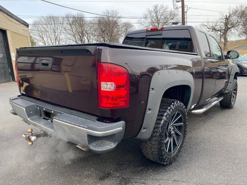 Used 2008 Chevrolet Silverado 1500 LT w/ Suspension Package, Off-Road image 3
