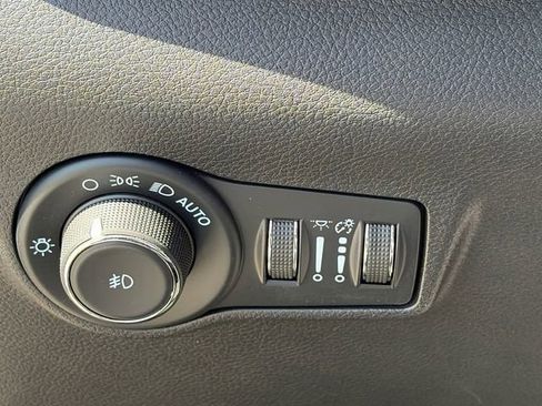 Used 2022 Jeep Compass Latitude image 20