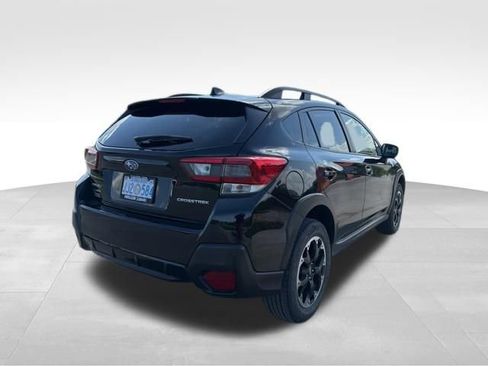 Used 2022 Subaru Crosstrek 2.0i Premium w/ Moonroof Package AWD/4WD image 3