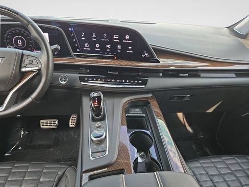 Used 2023 Cadillac Escalade Sport Platinum w/ LPO, ONYX Package AWD/4WD image 11