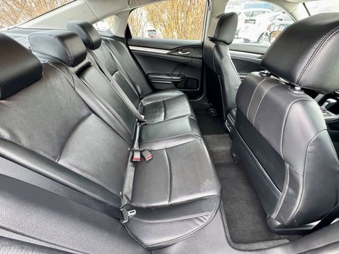 Used 2018 Honda Civic Touring image 15