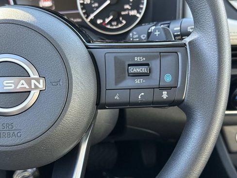 Used 2023 Nissan Rogue SV AWD/4WD image 8