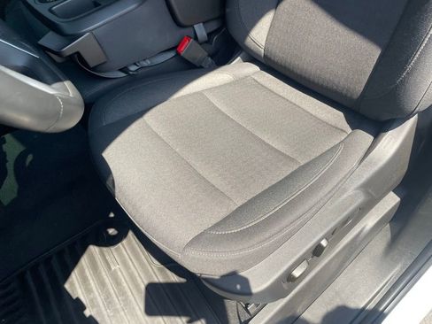 Used 2025 Chevrolet Silverado 1500 LT AWD/4WD image 19