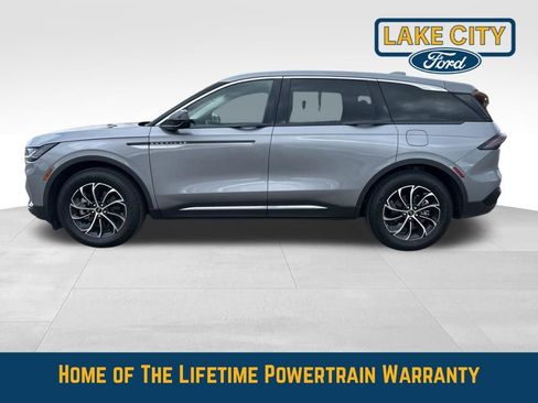 Used 2025 Lincoln Nautilus Premier w/ Equipment Group 102A AWD/4WD image 2