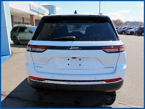 Used 2023 Jeep Grand Cherokee Limited AWD/4WD image 7