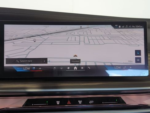 New 2025 BMW i7 xDrive60 w/ Premium Package image 26