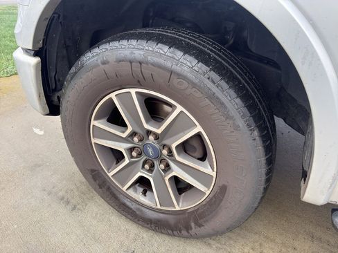 Used 2016 Ford F150 XLT w/ Equipment Group 302A Luxury image 4