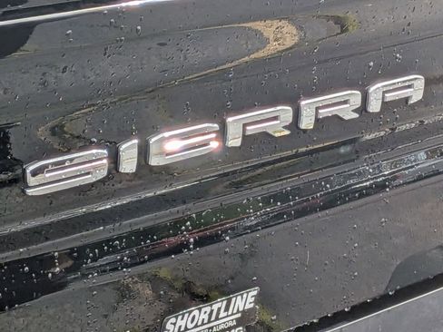 Used 2024 GMC Sierra 1500 AT4 w/ Technology Package AWD/4WD image 11