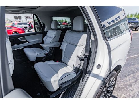 New 2025 Ford Expedition Platinum w/ Platinum Ultimate Package AWD/4WD image 12