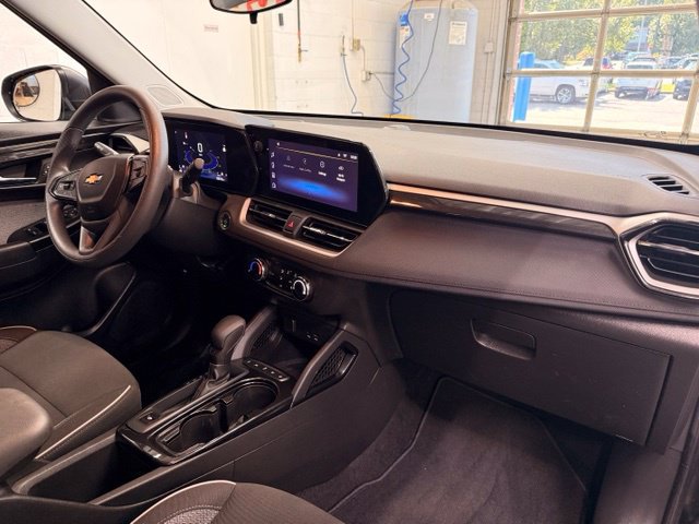Used 2024 Chevrolet TrailBlazer LS w/ LS Convenience Package FWD image 25