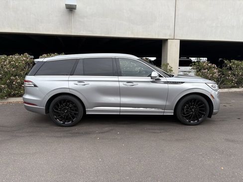 Used 2021 Lincoln Aviator Black Label w/ Dynamic Handling Package image 3