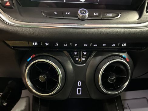 Used 2023 Chevrolet Blazer LT FWD image 19