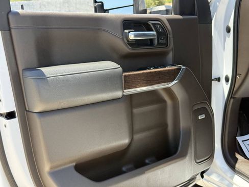 Used 2020 GMC Sierra 3500 Denali w/ Denali Ultimate Package AWD/4WD image 19