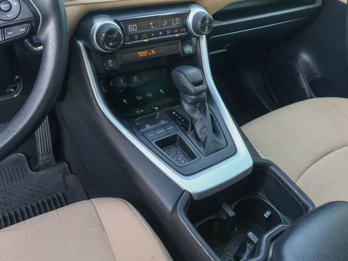 Used 2022 Toyota RAV4 XLE image 20