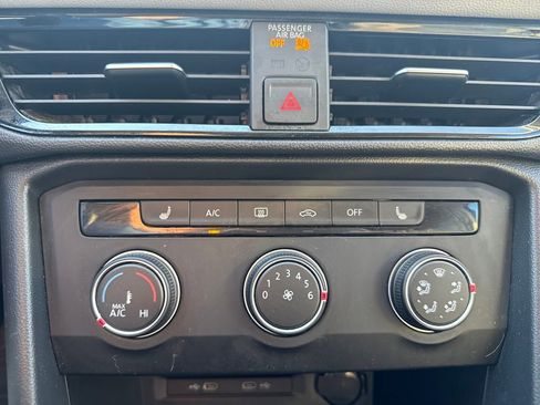 Used 2022 Volkswagen Taos SE image 31