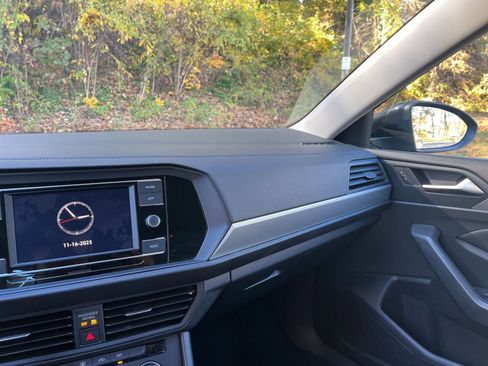 Used 2024 Volkswagen Jetta S image 31