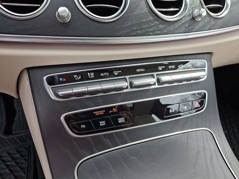 Used 2023 Mercedes-Benz E 350 4MATIC Sedan image 19