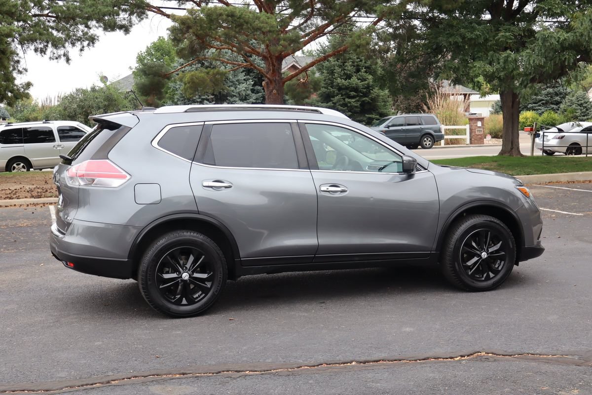 Used 2016 Nissan Rogue SV w/ SV Premium Package AWD/4WD image 4