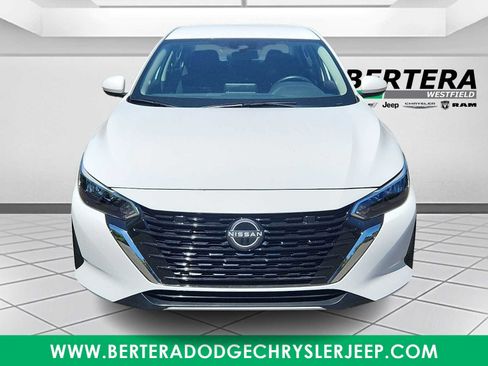 Used 2025 Nissan Sentra SV FWD image 2
