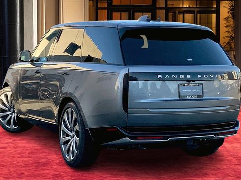 New 2025 Land Rover Range Rover SE image 4