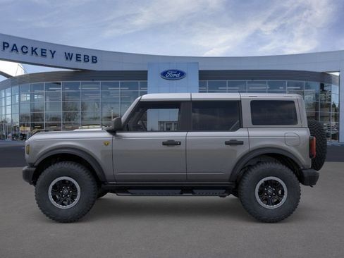 New 2025 Ford Bronco Badlands w/ Sasquatch Package AWD/4WD image 4