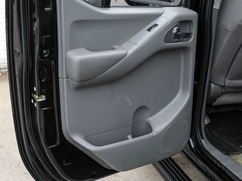 Used 2016 Nissan Frontier SV w/ SV Value Truck Package image 39