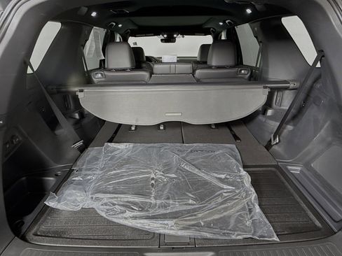 Used 2025 Honda Pilot Black Edition image 35