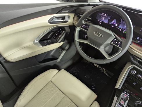 New 2025 Audi Q5 Prestige image 9