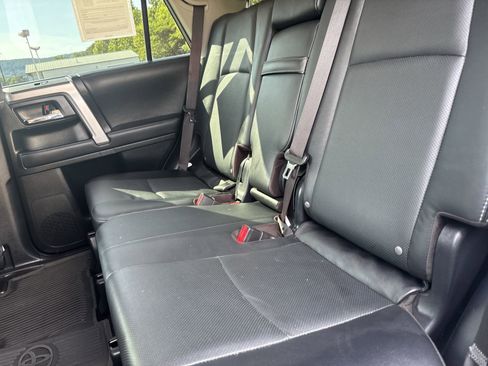 Used 2022 Toyota 4Runner Limited AWD/4WD image 25