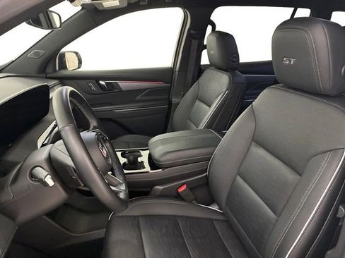 Certified 2025 Buick Enclave Sport Touring image 12