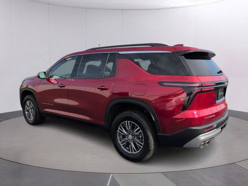 Certified 2025 Chevrolet Traverse LT FWD image 5