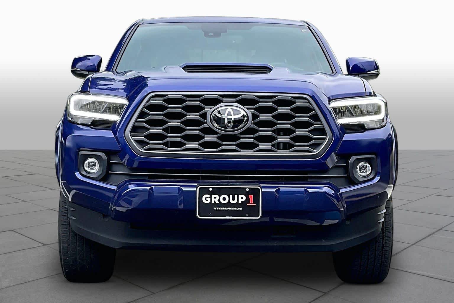 Used 2023 Toyota Tacoma TRD Sport w/ Technology Package AWD/4WD image 4