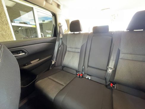 Used 2025 Nissan Rogue SV image 41