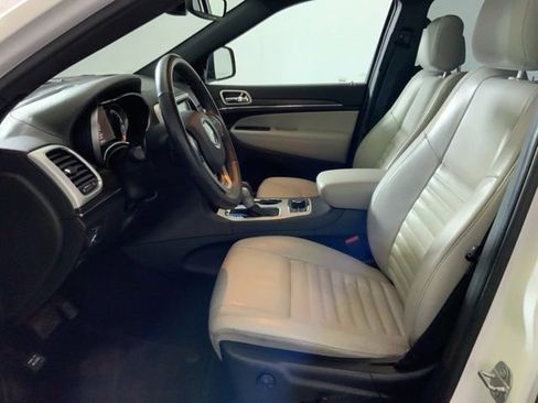 Used 2018 Jeep Grand Cherokee Limited AWD/4WD image 15