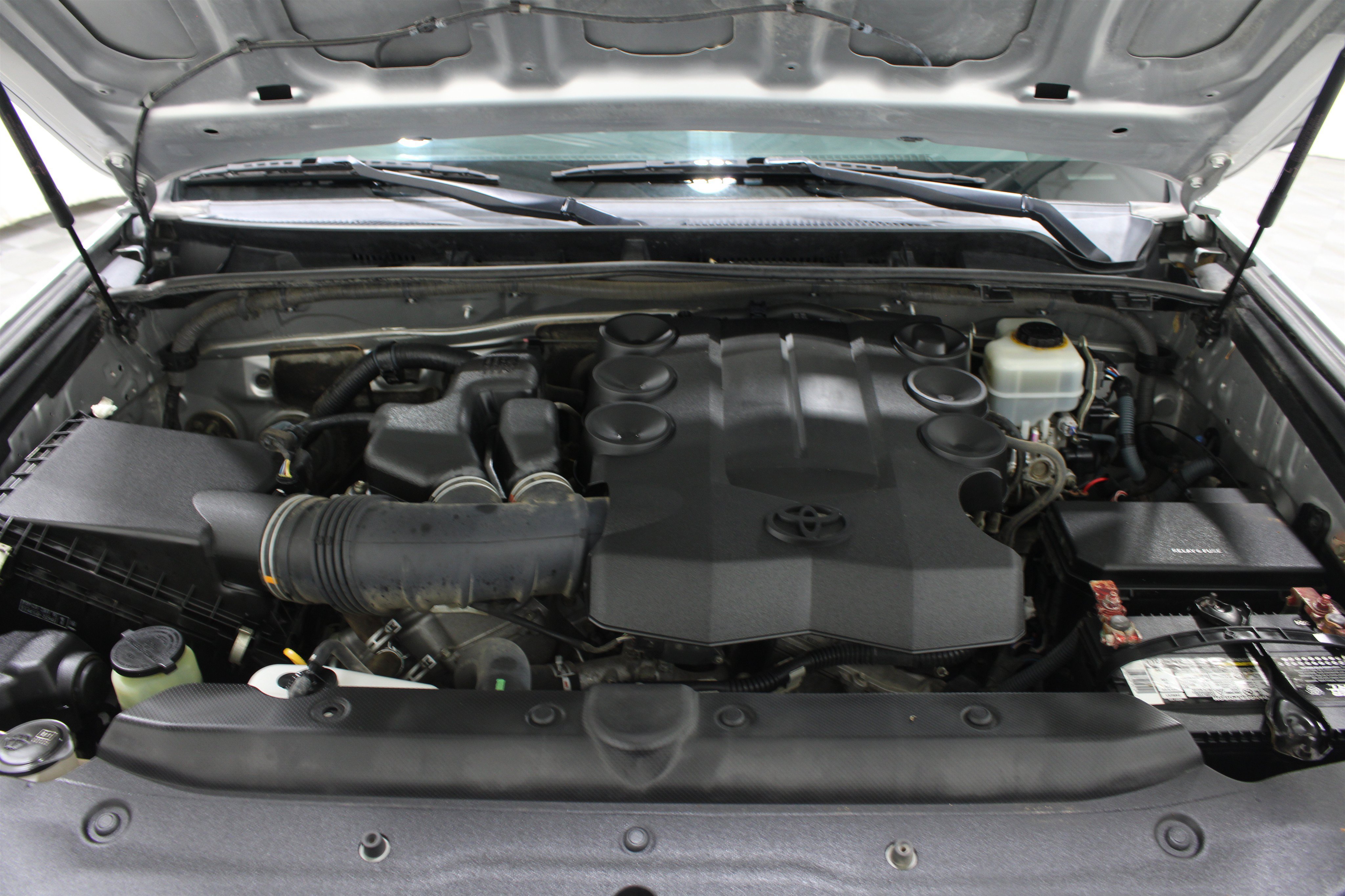 Used 2014 Toyota 4Runner SR5 AWD/4WD image 40