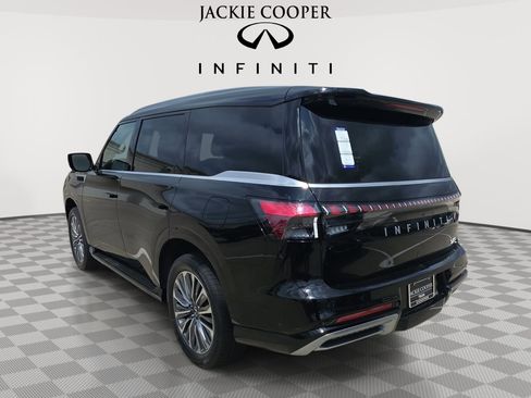 New 2026 INFINITI QX80 Luxe image 7