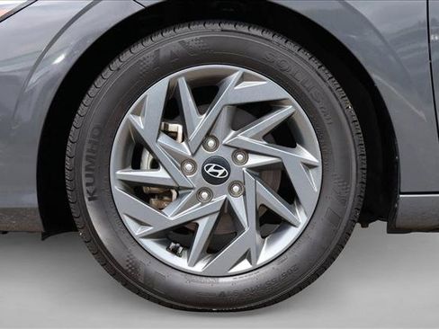 Used 2024 Hyundai Elantra SEL FWD image 9