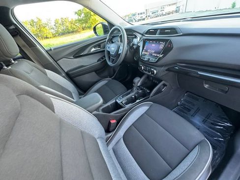 Used 2022 Chevrolet TrailBlazer LT w/ Convenience Package FWD image 32