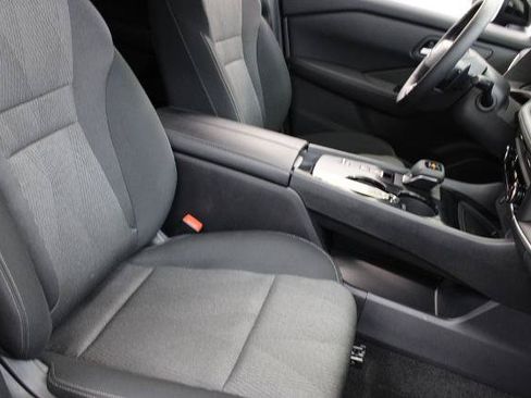 Certified 2026 Nissan Rogue SV FWD image 23