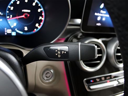 Used 2022 Mercedes-Benz GLC 300 4MATIC Coupe image 29