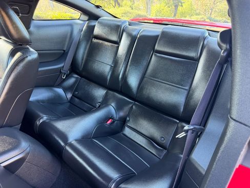 Used 2005 Ford Mustang Premium image 11