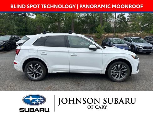 Used 2022 Audi Q5 2.0T Premium w/ Convenience Package AWD/4WD image 3