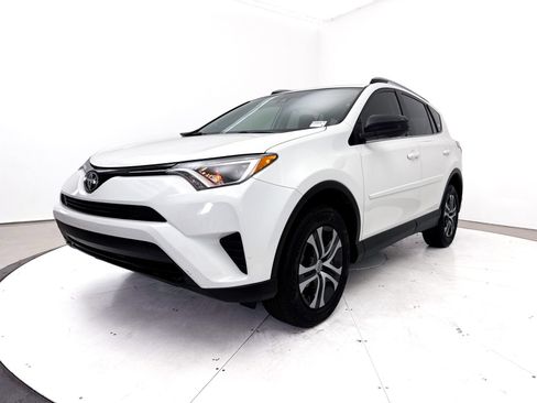 Used 2017 Toyota RAV4 LE FWD image 11