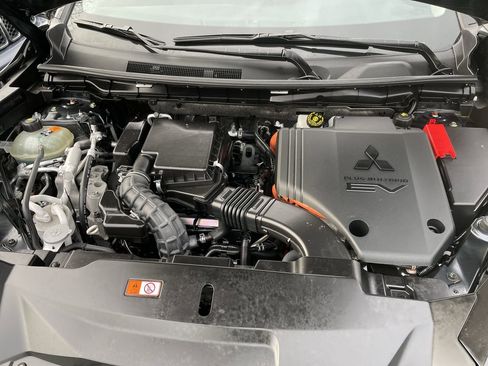 Used 2025 Mitsubishi Outlander SEL image 43