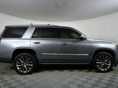 Used 2020 Cadillac Escalade Platinum image 16