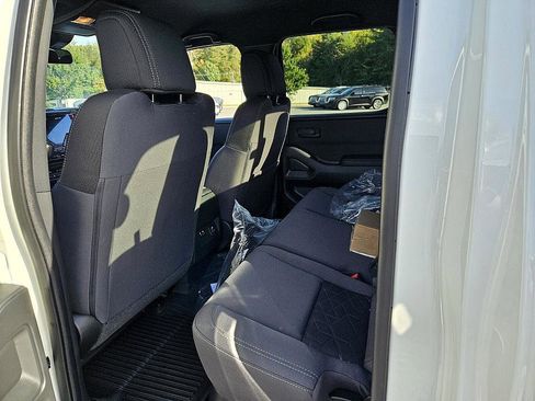 New 2026 Nissan Frontier SV w/ SV Convenience Package image 8